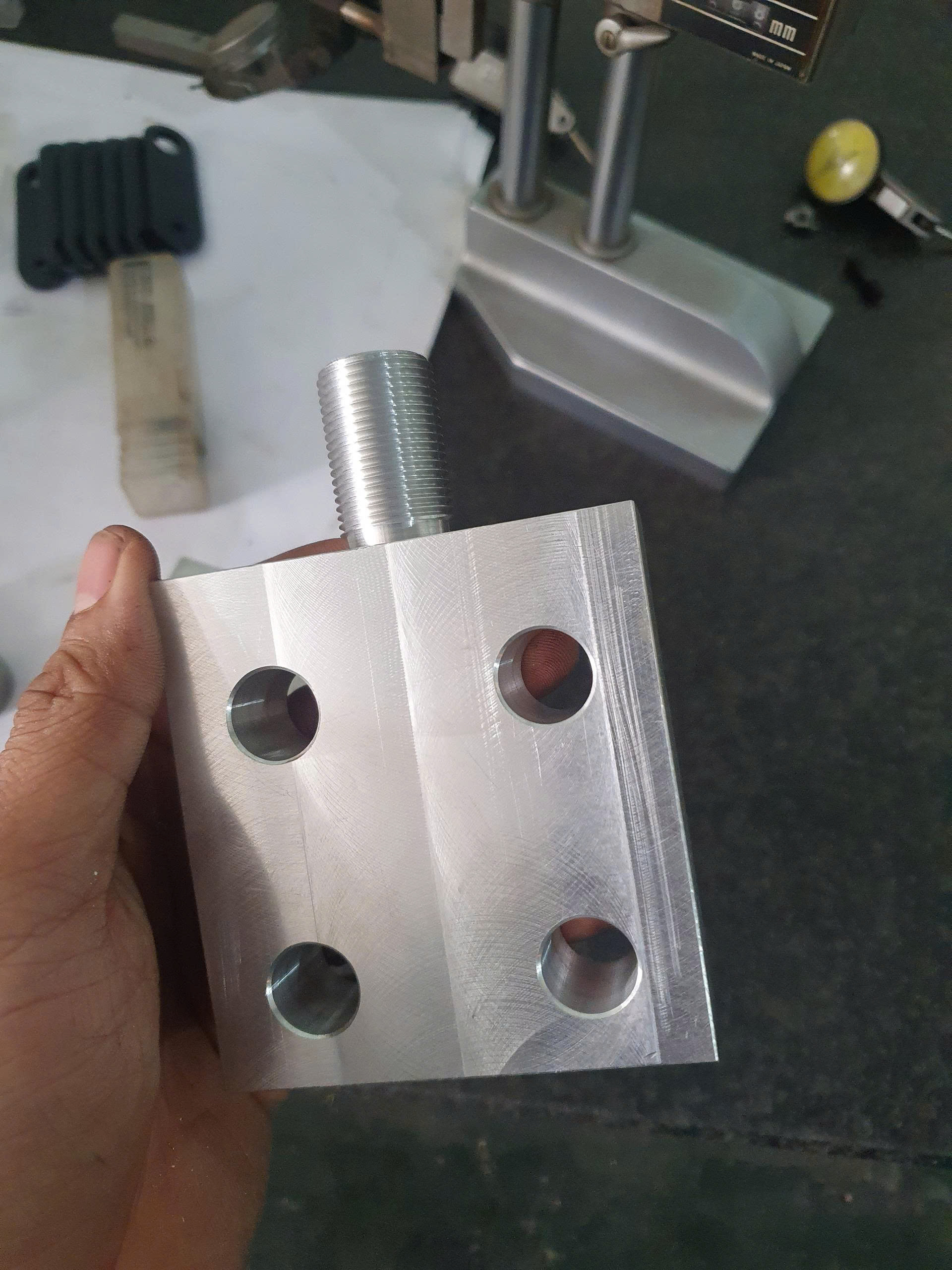 nhôm ở xưởng Phúc Vinh